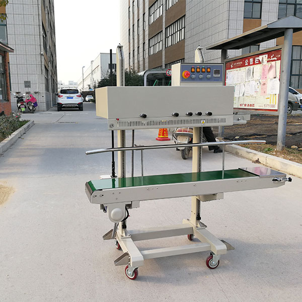 小型塑料袋封口機實拍